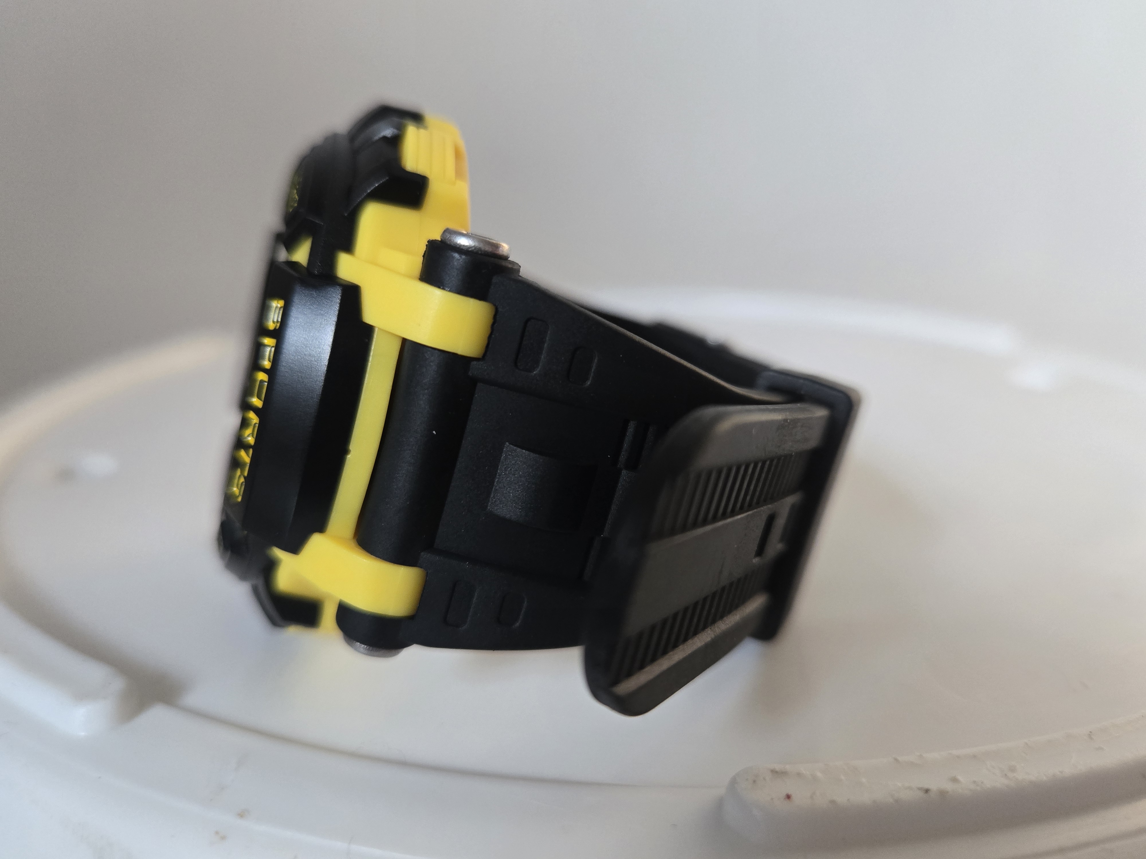 Mingrui Boys Yellow Sports Digital Watch